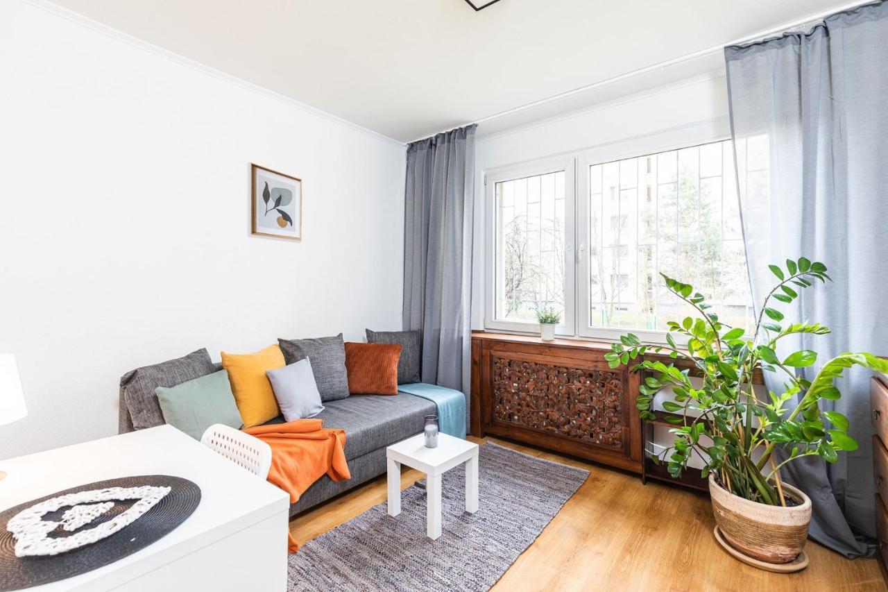 Room, Pirenejska 20 Cozy Rooms Warsaw Exterior photo