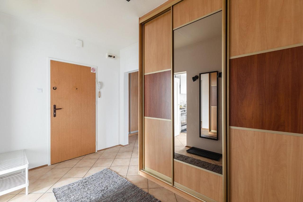 Room, Pirenejska 20 Cozy Rooms Warsaw Exterior photo