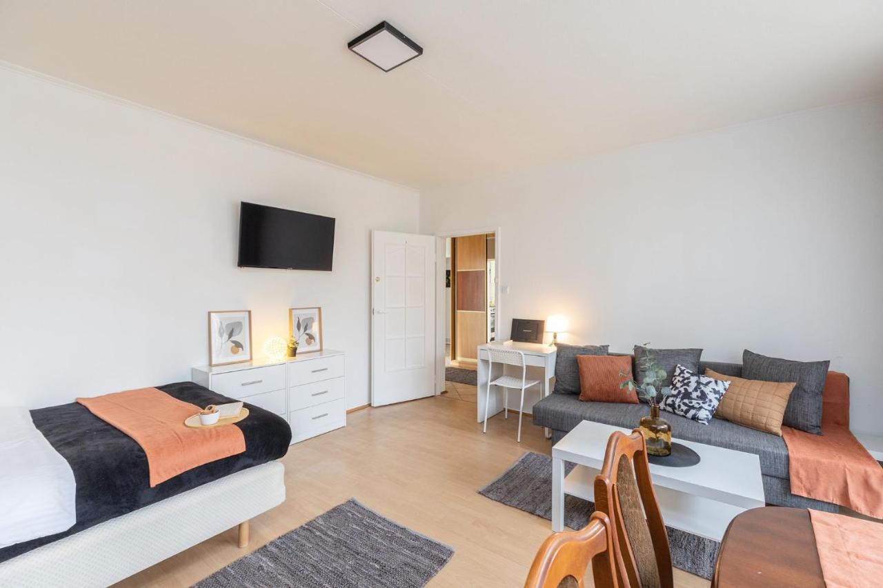 Room, Pirenejska 20 Cozy Rooms Warsaw Exterior photo